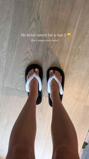 Madeline Duggan feet photo 1
