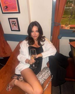 Madeline Duggan feet photo 1