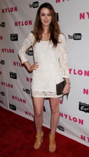 Madeline Zima feet photo thumbnail