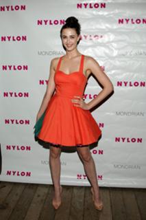 Madeline Zima feet photo thumbnail