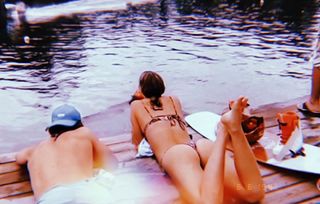 Madelyn Cline feet photo thumbnail