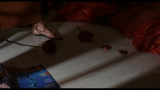 Madelyn Cline feet photo thumbnail