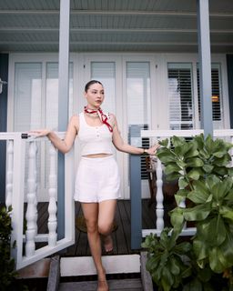 Madelyn Cline feet photo thumbnail