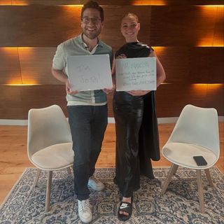 Madelyn Cline feet photo thumbnail