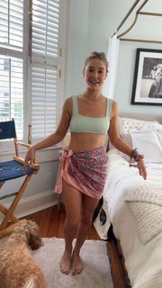 Madelyn Cline feet photo thumbnail