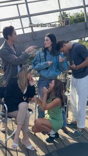 Madelyn Cline feet photo thumbnail