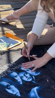 Madelyn Cline feet photo thumbnail