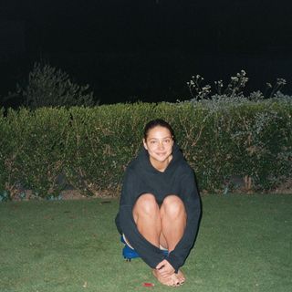 Madelyn Cline feet photo thumbnail