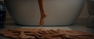 Madelyn Cline feet photo thumbnail