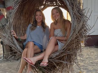 Madelyn Cline feet photo 15