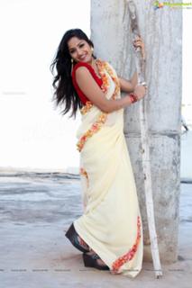 Madhavi Latha feet photo 9