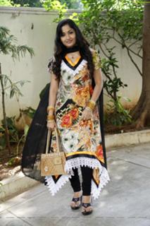 Madhavi Latha feet photo 3