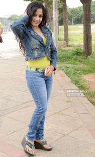 Madhavi Latha feet photo 12