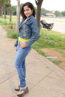 Madhavi Latha feet photo 8