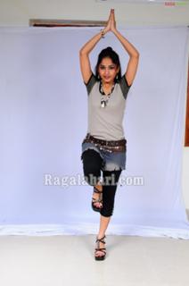 Madhavi Latha feet photo 10