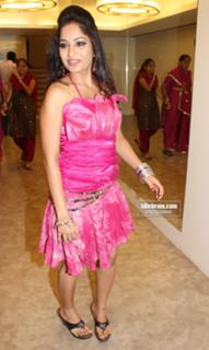 Madhavi Latha feet photo 9