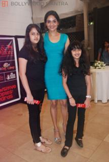 Madhoo feet photo 11
