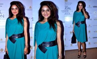 Madhoo feet photo 7