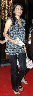 Madhoo feet photo 19