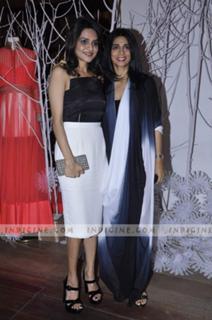 Madhoo feet photo 13
