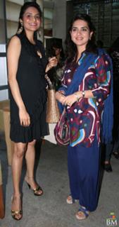 Madhoo feet photo 14