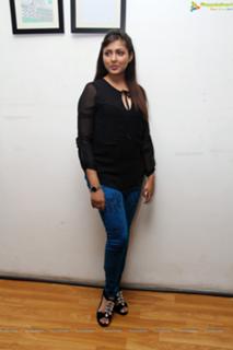 Madhu Shalini feet photo 13