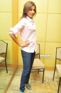 Madhu Shalini feet photo 4