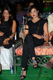 Madhu Shalini feet photo 2