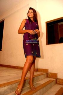 Madhu Shalini feet photo 11
