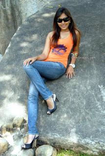 Madhu Shalini feet photo 4
