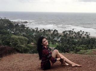 Madhu Shalini feet photo 10