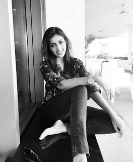 Madhu Shalini feet photo 9