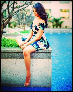 Madhu Shalini feet photo 10