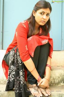 Madhu Shalini feet photo 18