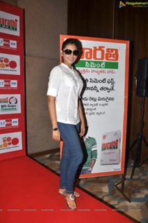 Madhu Shalini feet photo 14