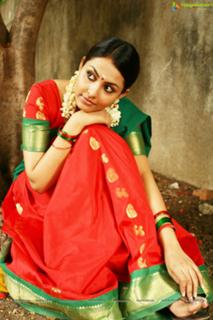 Madhu Shalini feet photo 8