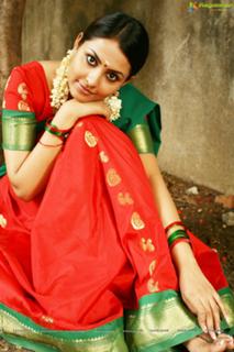 Madhu Shalini feet photo 7