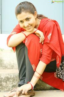 Madhu Shalini feet photo 5