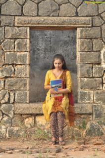 Madhu Shalini feet photo 18