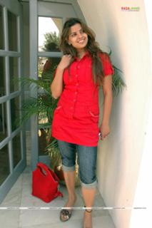 Madhu Sharma feet photo 1
