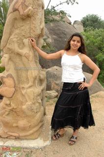 Madhu Sharma feet photo 8