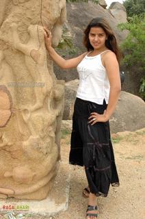 Madhu Sharma feet photo 5
