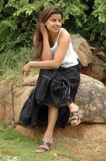 Madhu Sharma feet photo 2