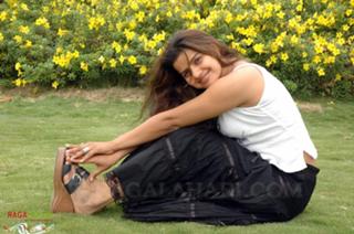 Madhu Sharma feet photo 17