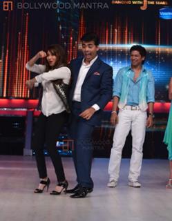 Madhuri Dixit feet photo thumbnail