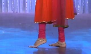 Madhuri Dixit feet photo thumbnail