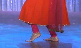 Madhuri Dixit feet photo thumbnail