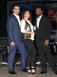Madhuri Dixit feet photo thumbnail