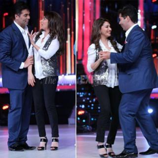 Madhuri Dixit feet photo thumbnail