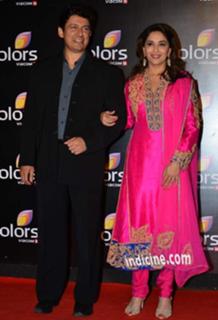 Madhuri Dixit feet photo thumbnail